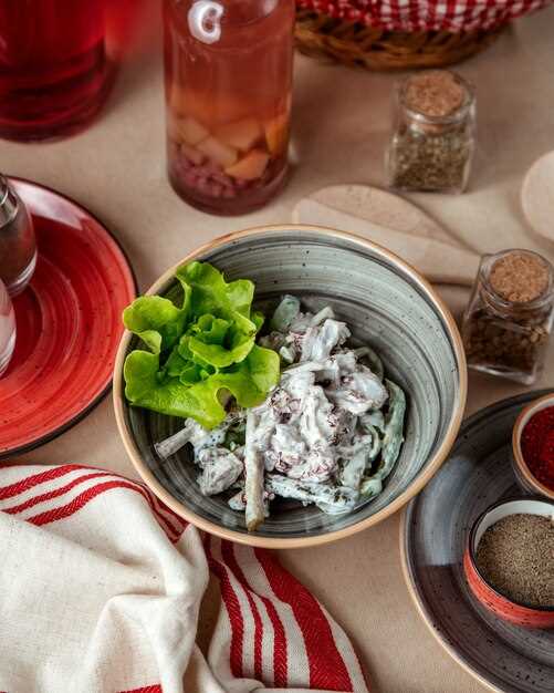 Значение остальных компонентов: лук, морковь, и майонез