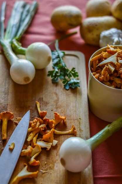 Этапы обжаривания грибов и моркови