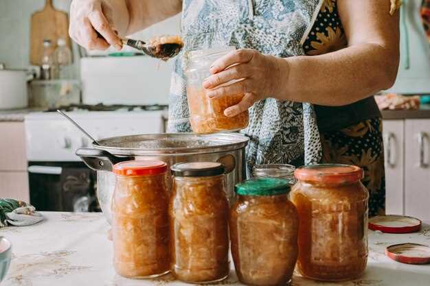 Солянка с белокочанной капустой и лесными грибами