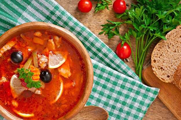 Классическая солянка с грибами и капустой