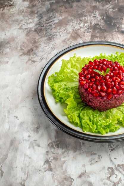 Салат с морской капустой и тунцом