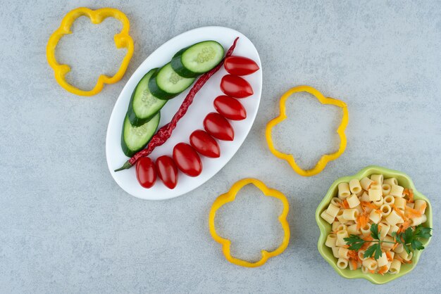 Салат «Мишка» с курицей и ананасами