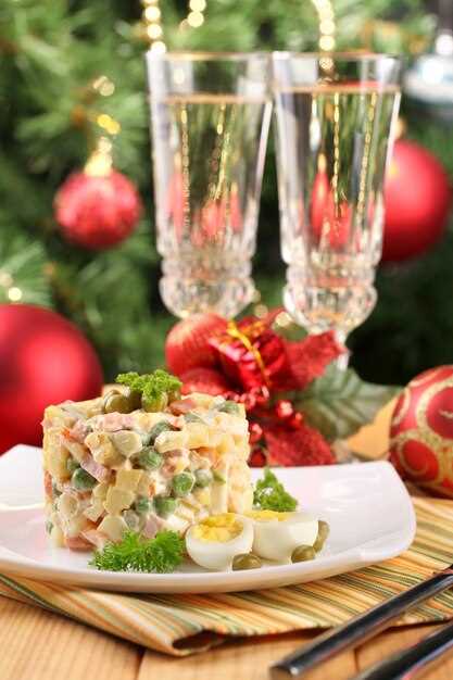 Салат с огурцами, колбасой и майонезом