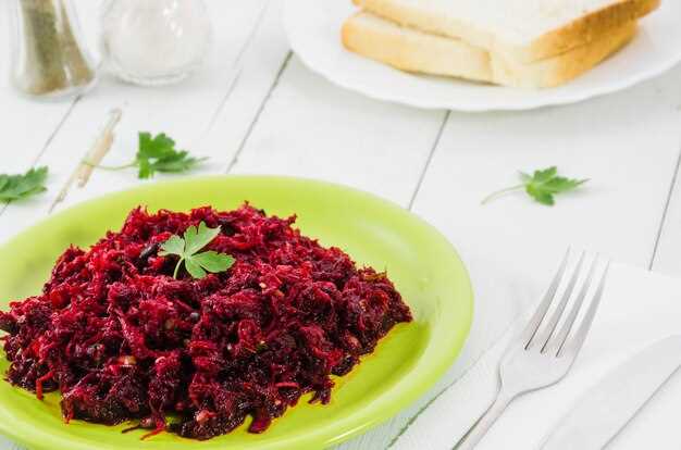 Пошаговый рецепт салата с вареной свеклой и сыром