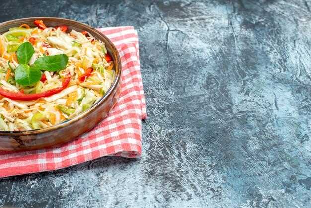 Салат с квашеной капустой и морковью