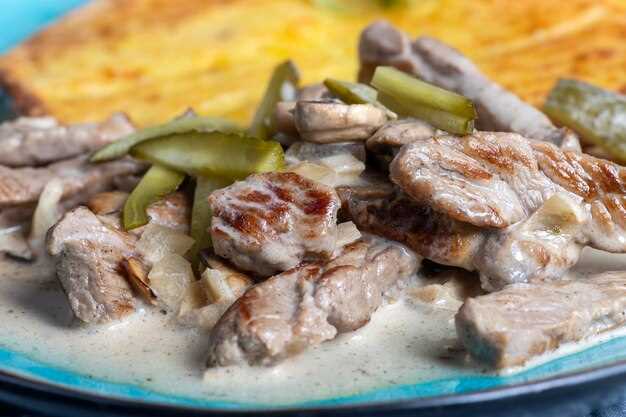 Простые рецепты свиной печени на сковороде с луком и сметаной для вкусного обеда